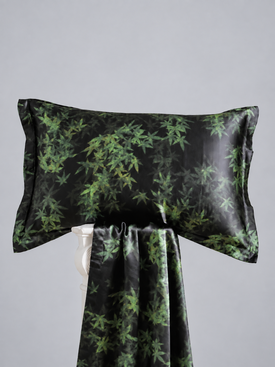 Éclat Mulberry Silk & Lyocell Pillowcase